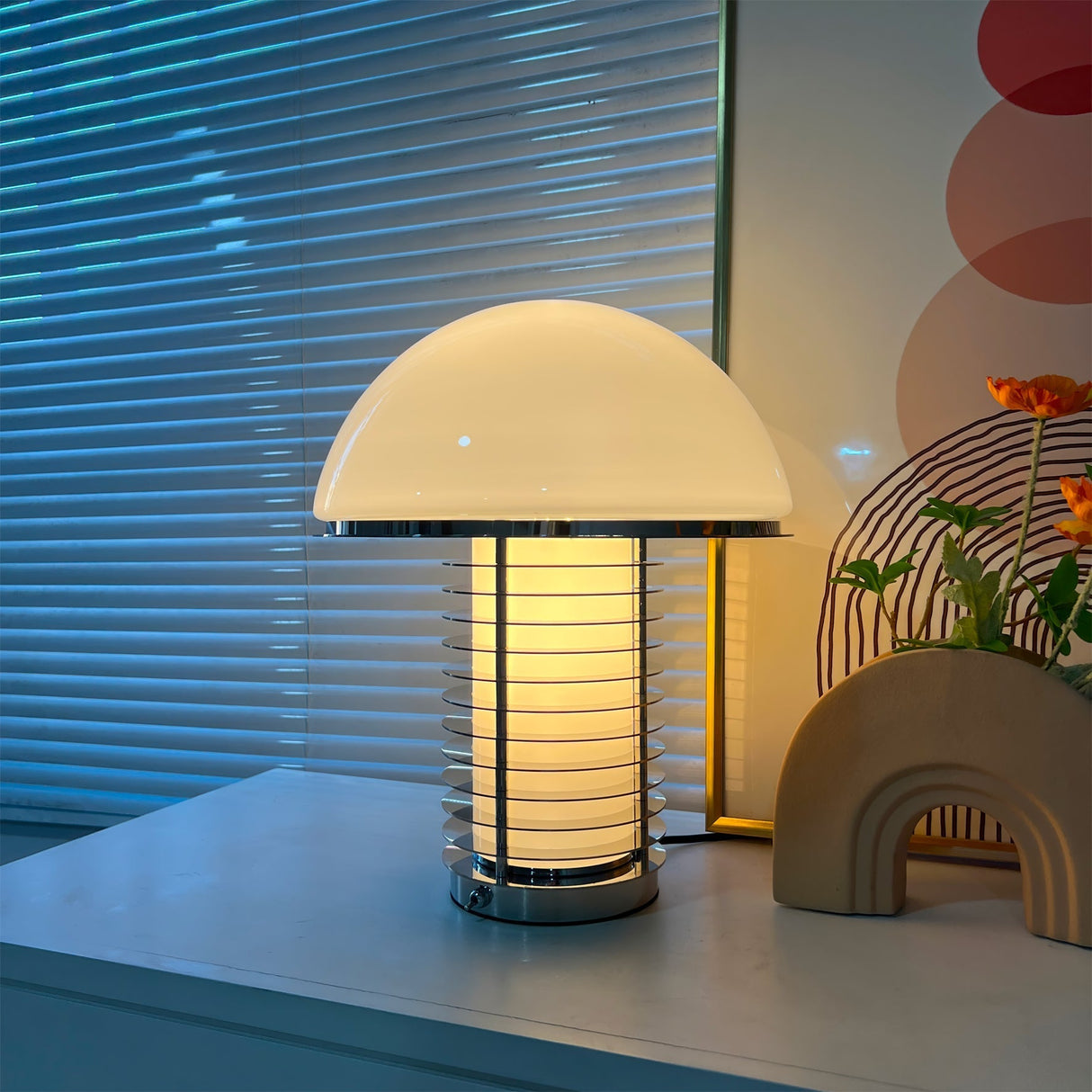 SubtleGlow - Modern Table Lamp with Soft Lighting and Refined Finish
