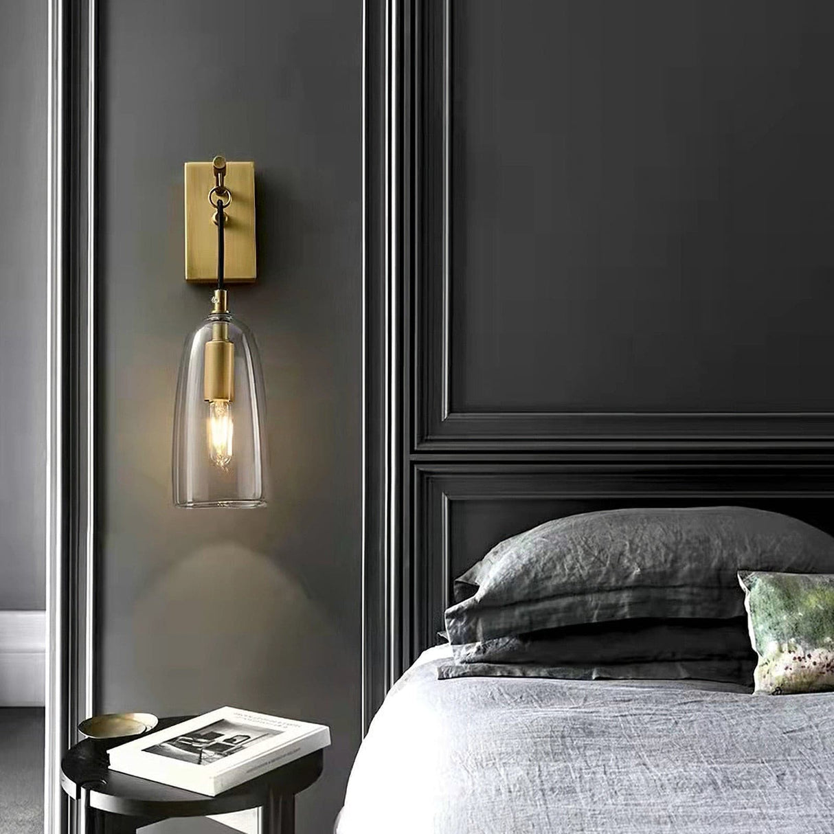 NovaGlow – Refined Gold Wall Lamp for Sophisticated Interiors