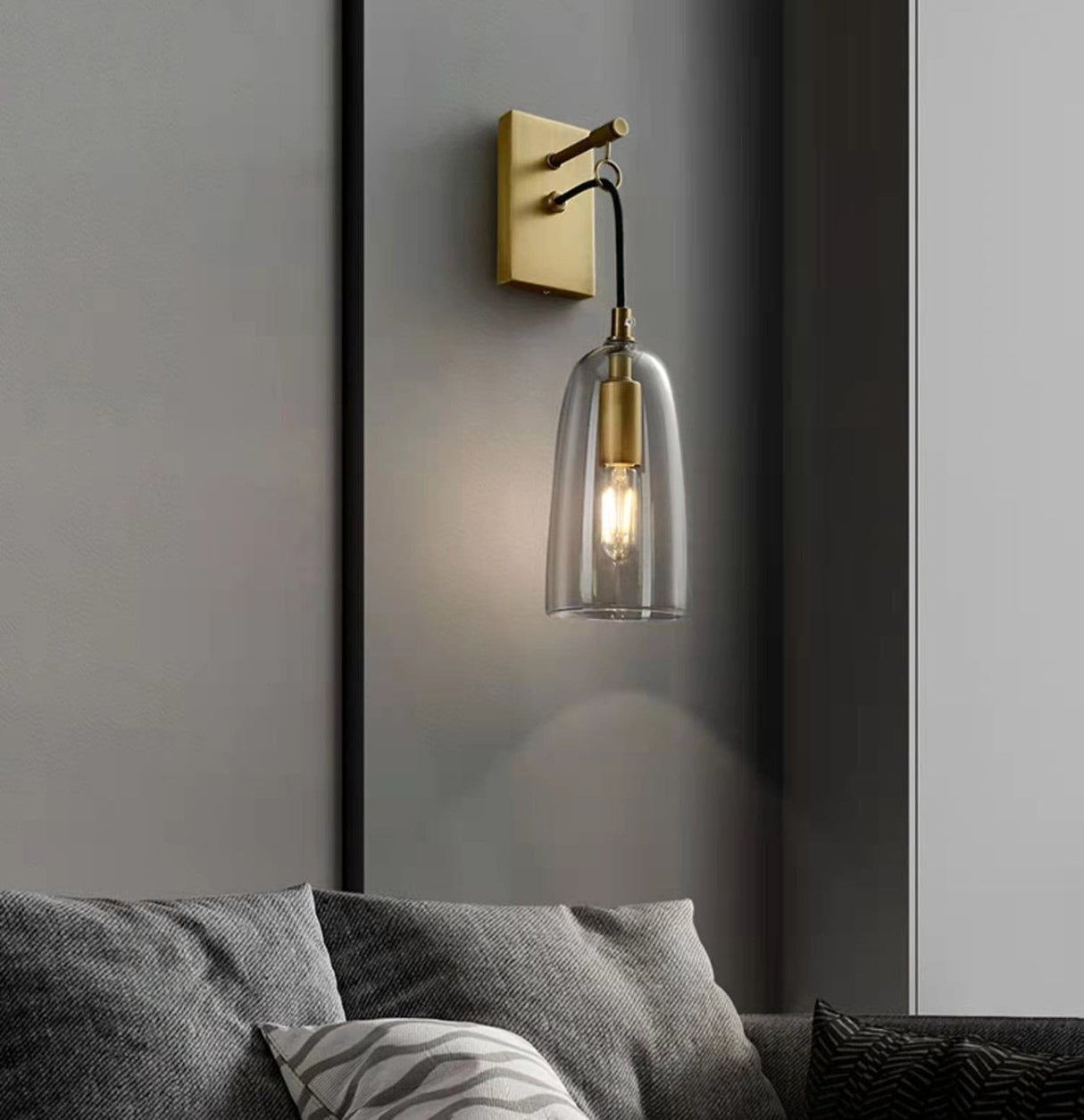 NovaGlow – Refined Gold Wall Lamp for Sophisticated Interiors