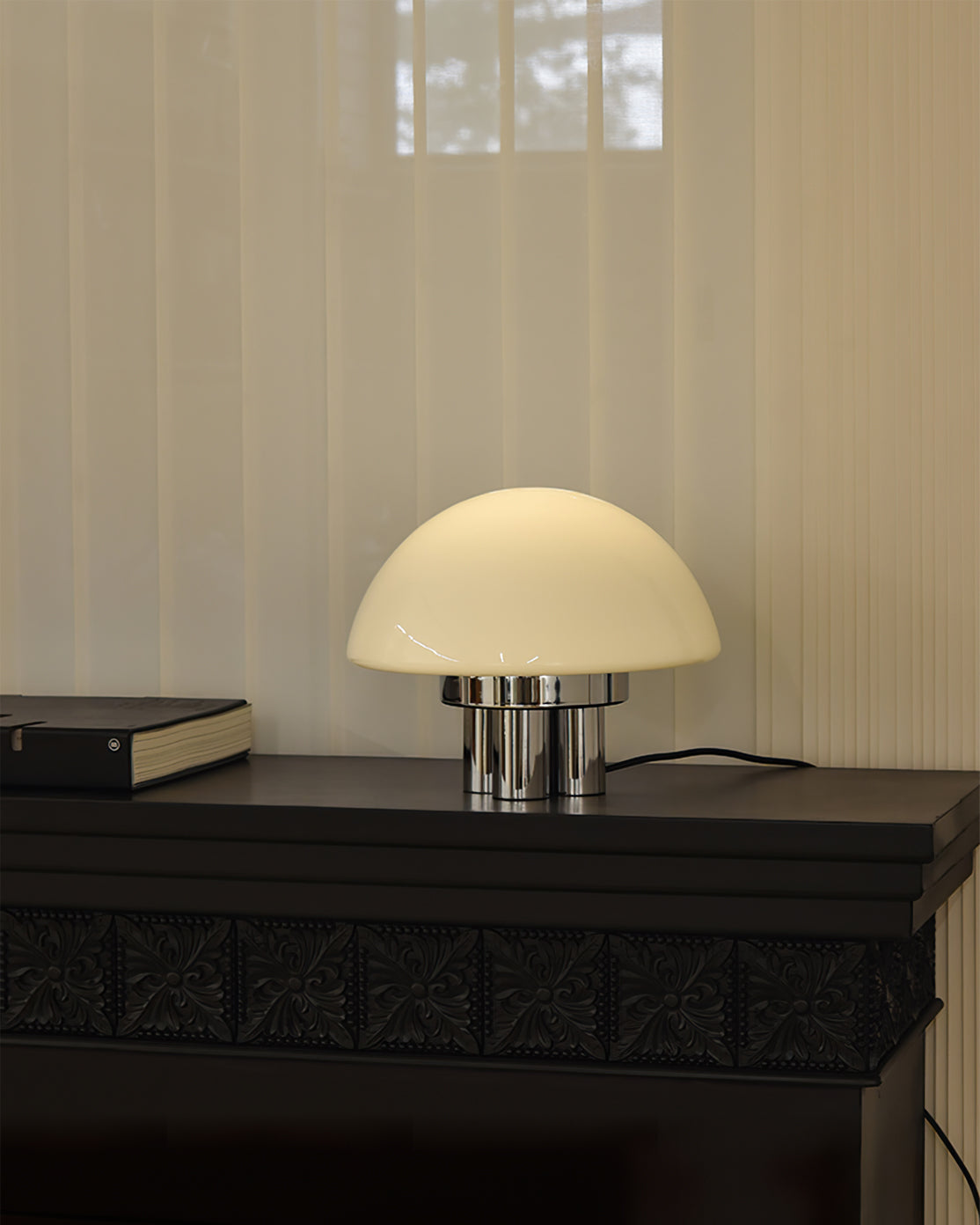 SilverAura – White Table Lamp with Chrome Base