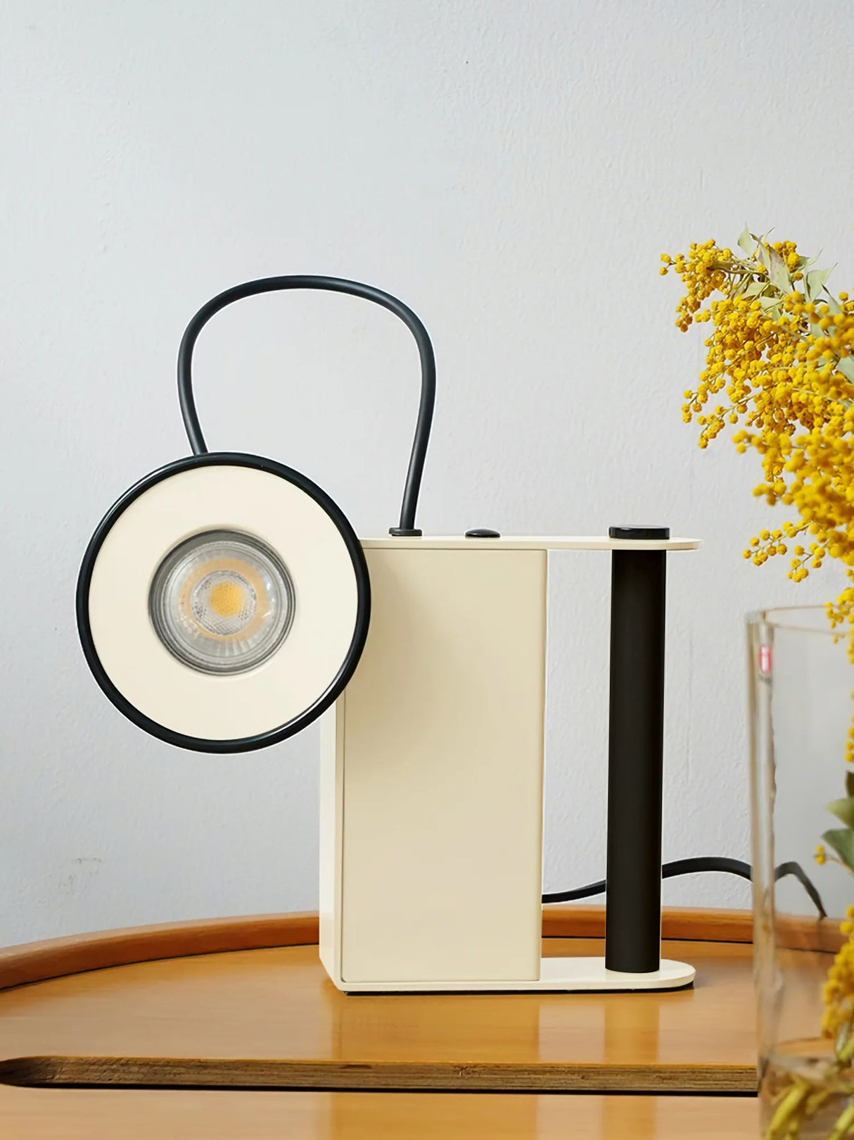 SmartBeam – Adjustable LED Table Lamp with Magnetic Head