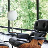 SteelAura – Elegant Table Lamp with Modern Appeal