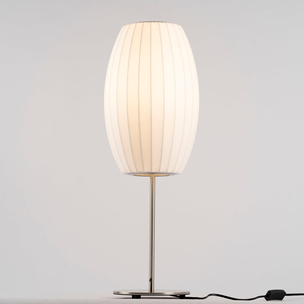 SteelAura – Elegant Table Lamp with Modern Appeal