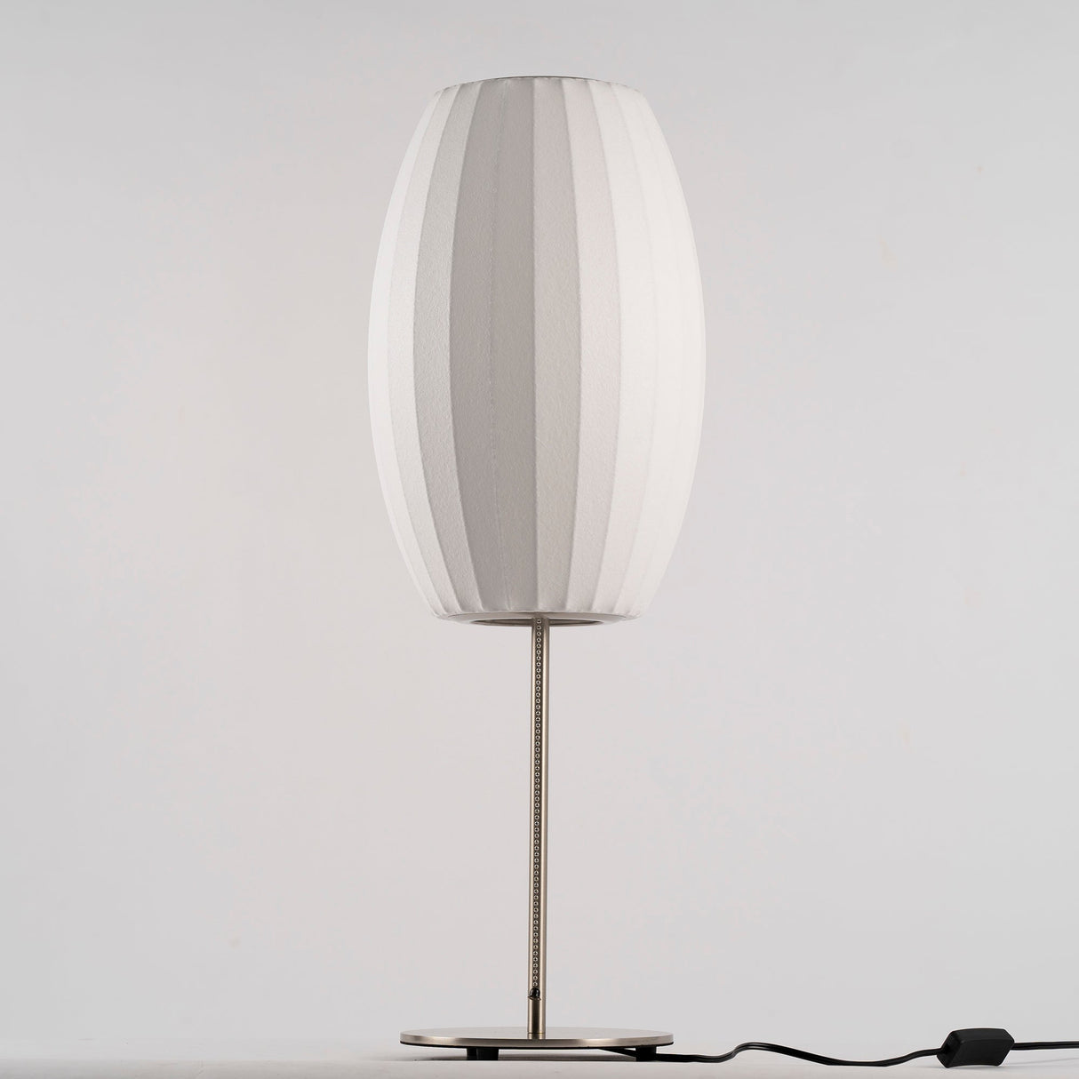 SteelAura – Elegant Table Lamp with Modern Appeal