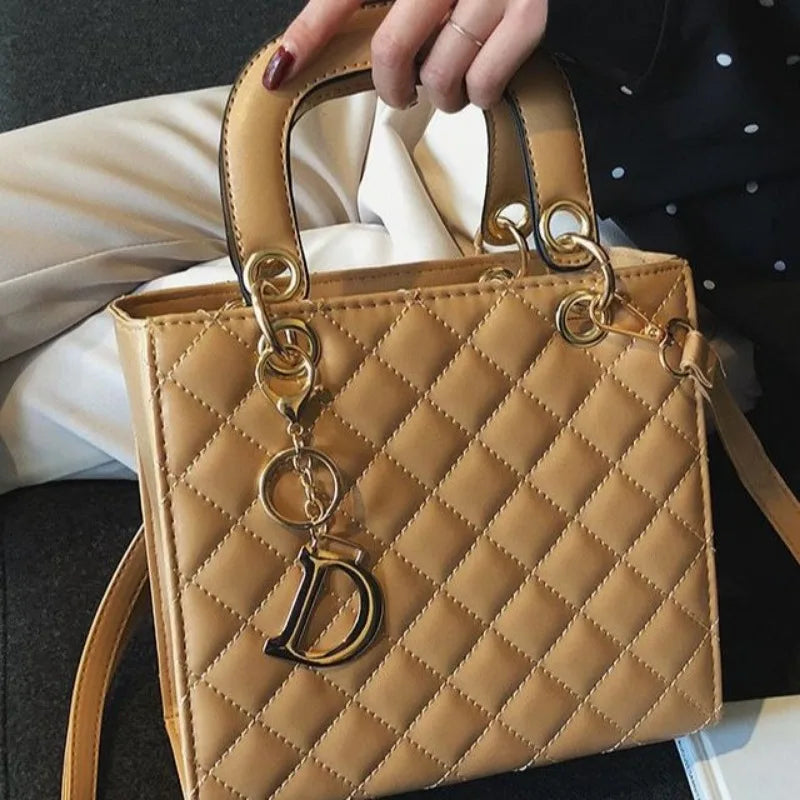 Alessia | Fashion Chain Tote Bag – Luxury Quilted Design | Versatile Shoulder & Crossbody | Trending Handbag for Women