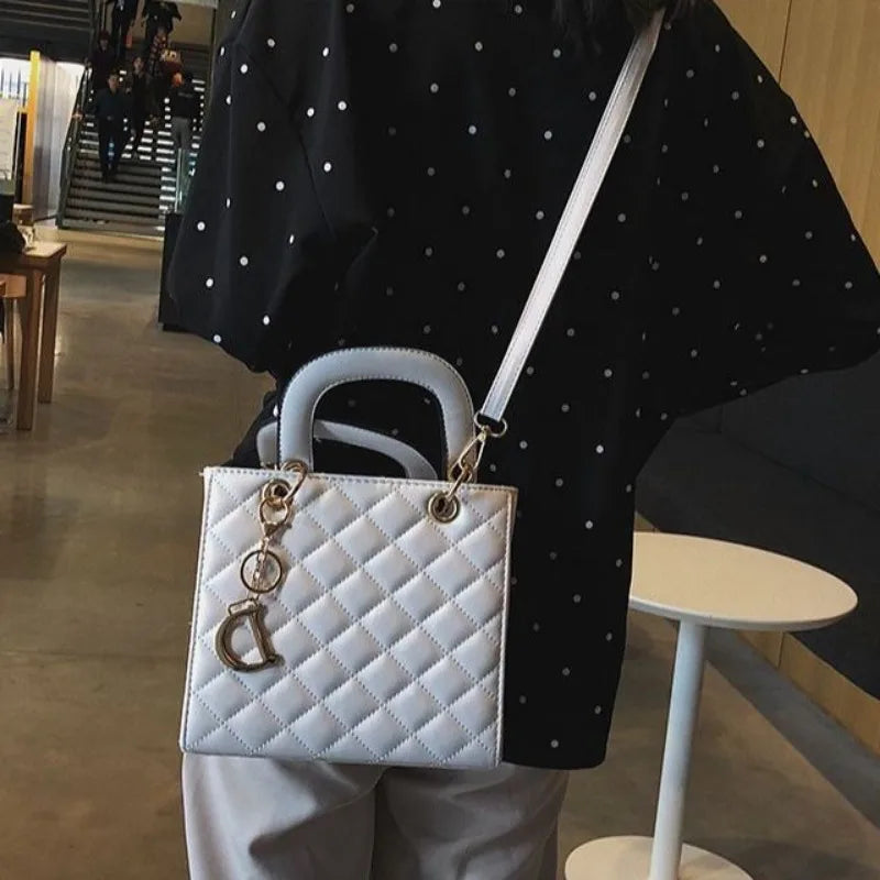 Alessia | Fashion Chain Tote Bag – Luxury Quilted Design | Versatile Shoulder & Crossbody | Trending Handbag for Women