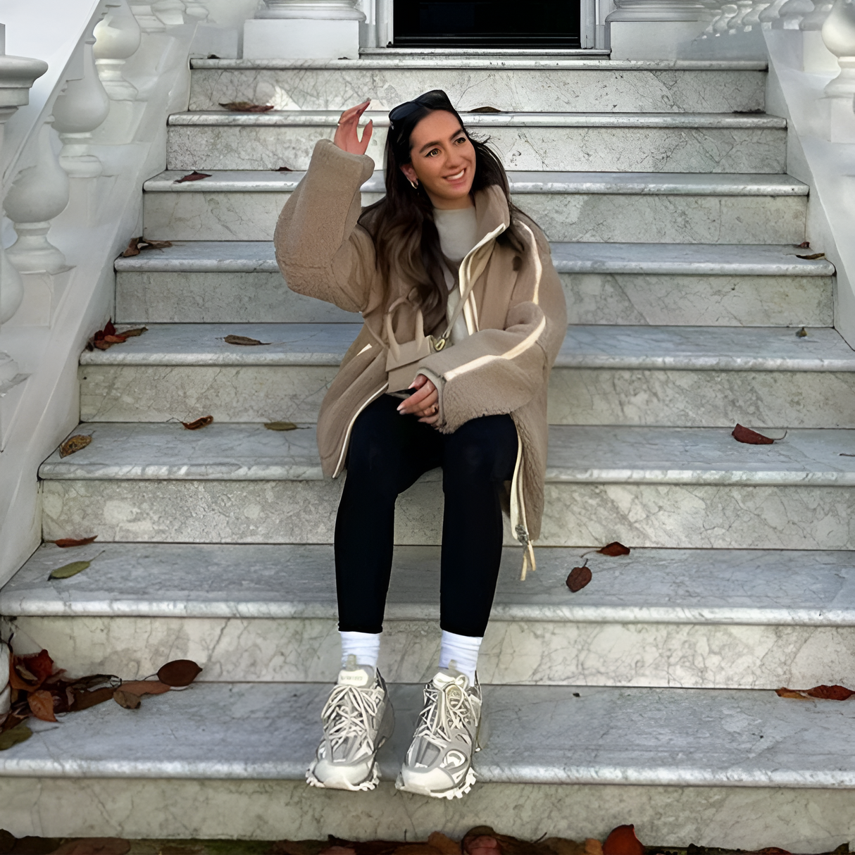 VelvetCuddle - Luxuriously Soft Teddy Fleece Coat for Cozy Days