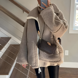VelvetCuddle - Luxuriously Soft Teddy Fleece Coat for Cozy Days