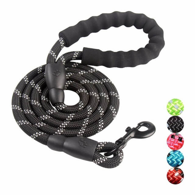 Tangle-Free Reflective Dog Leash – Durable Nylon, 6 Feet Long, 360-Degree Rotating Hook for Safe Evening Walks