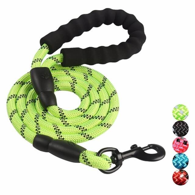 Tangle-Free Reflective Dog Leash – Durable Nylon, 6 Feet Long, 360-Degree Rotating Hook for Safe Evening Walks