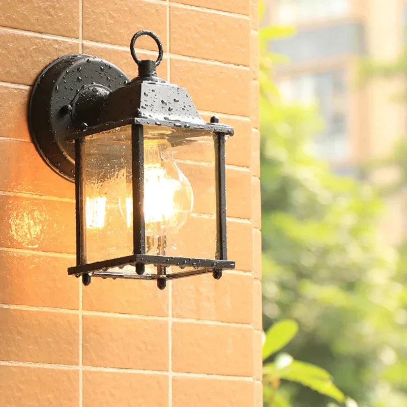 Vintage-Style Waterproof Outdoor Wall Lamp - Elegant Retro Exterior Lighting