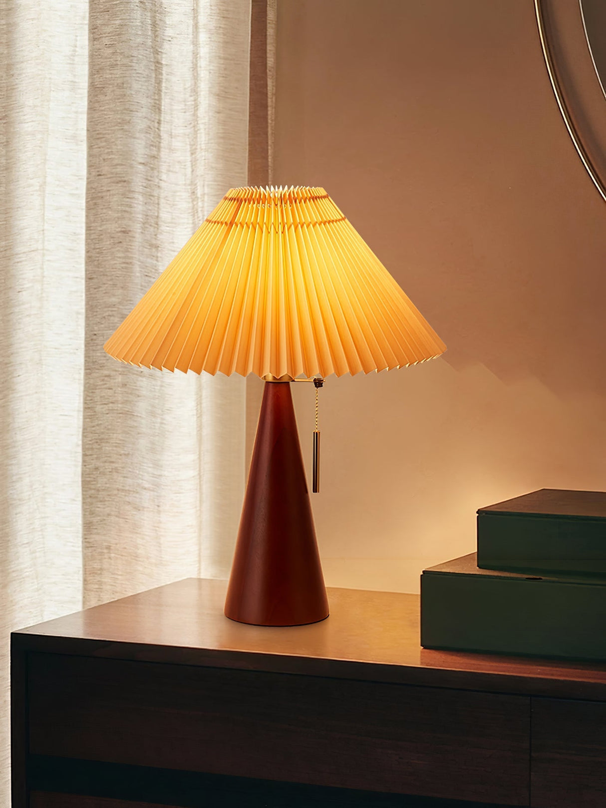 AntiqueRadiance – Elegant Wood and Metal Table Lamp