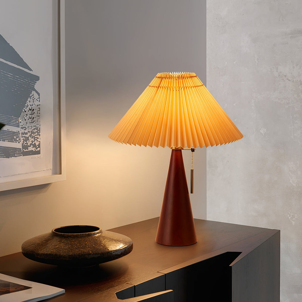 AntiqueRadiance – Elegant Wood and Metal Table Lamp