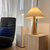 AntiqueRadiance – Elegant Wood and Metal Table Lamp