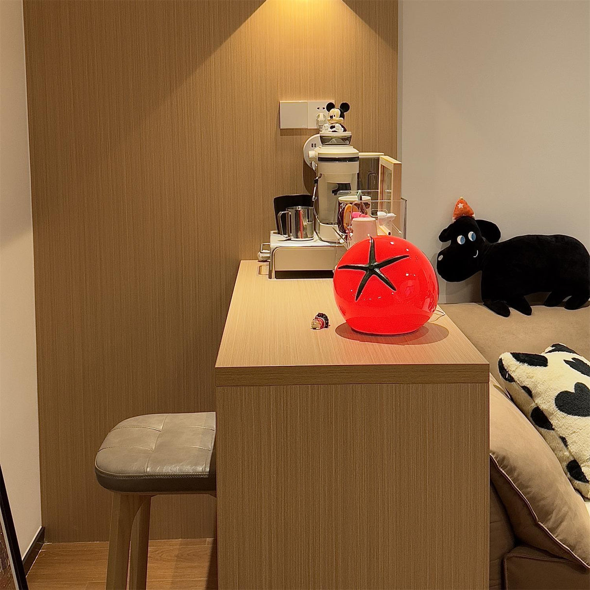 TomatoRadiance - Resin Lamp