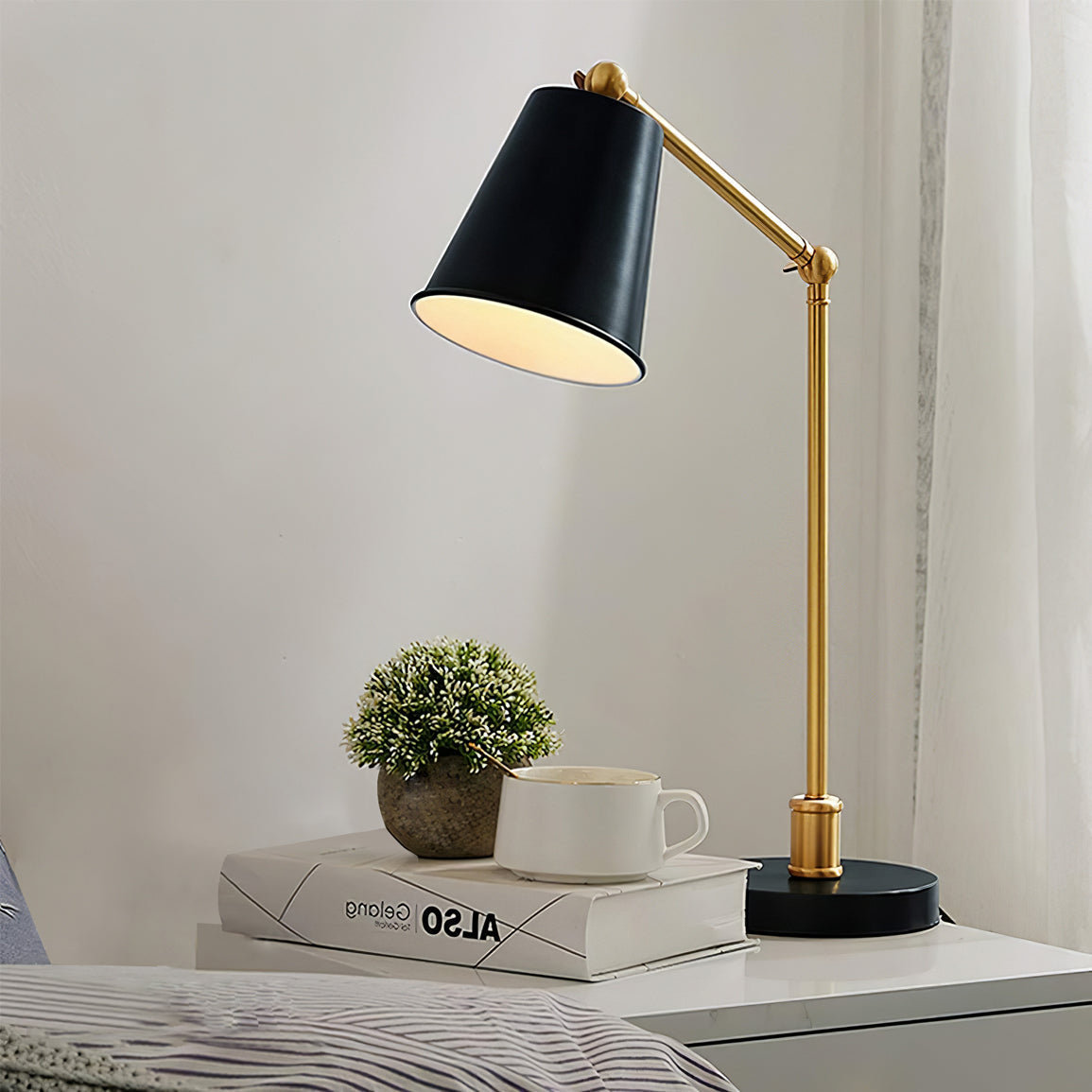 TresaBeam - Modern Desk Lamp