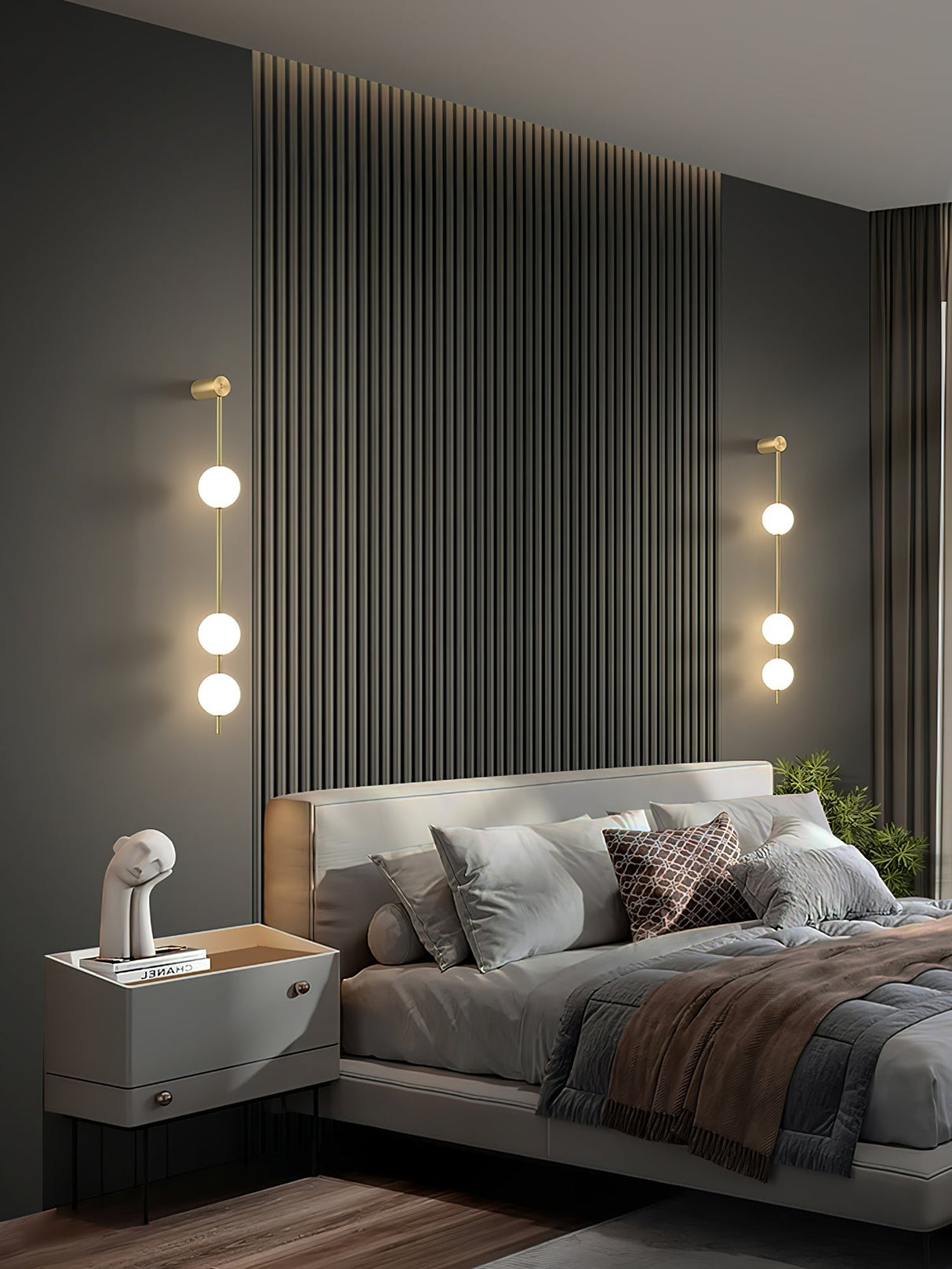 StreamGold – Modern Vertical Wall Lamp with Gold Accents