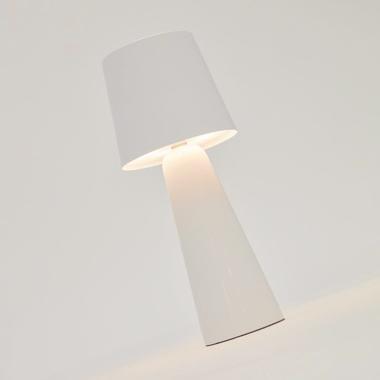 VeroBeam - Modern Lamp