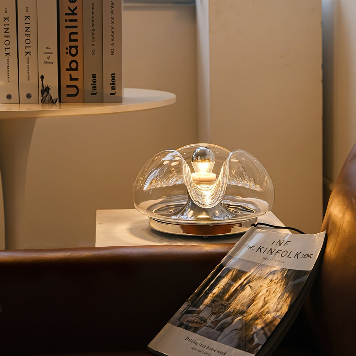 WaveBeam - Elegant Table Lamp with Gentle Wave Design