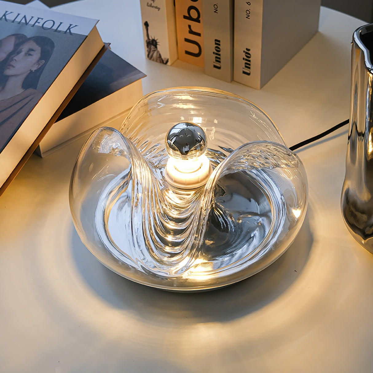 WaveBeam - Elegant Table Lamp with Gentle Wave Design