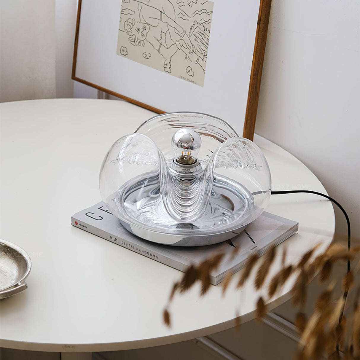 WaveBeam - Elegant Table Lamp with Gentle Wave Design