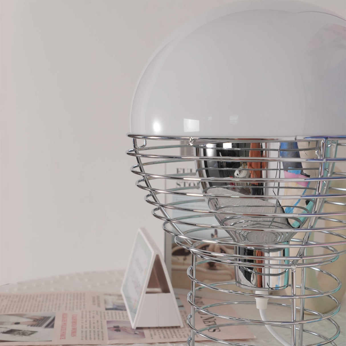 WireAura - Elegant Desk Lamp