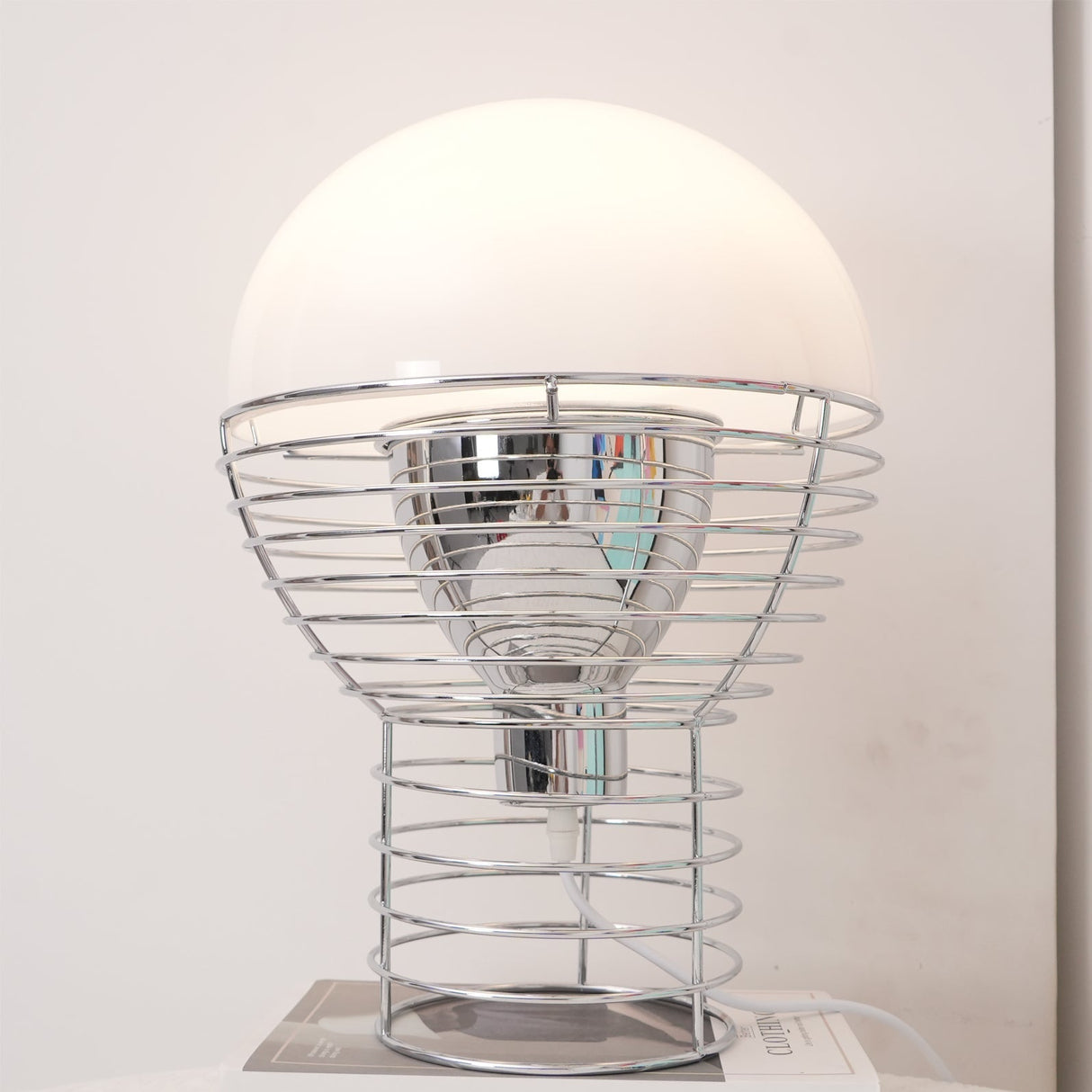 WireAura - Elegant Desk Lamp
