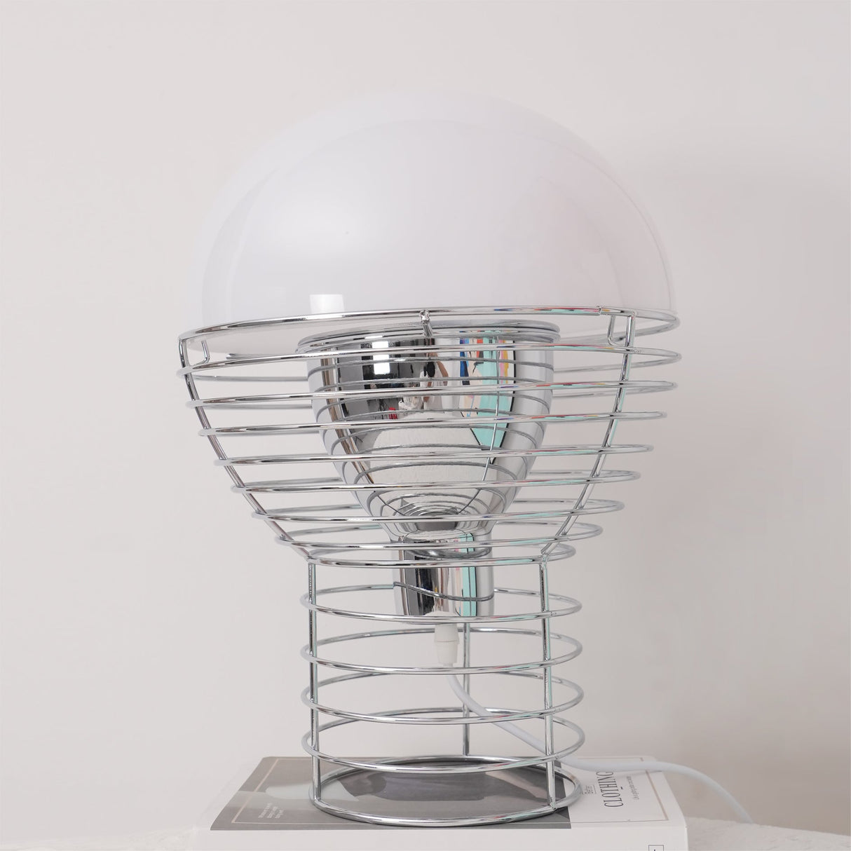 WireAura - Elegant Desk Lamp