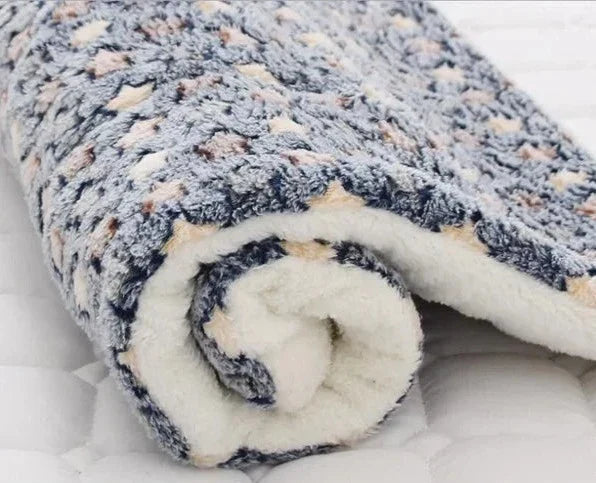Ultra Soft Cat Blanket – Cozy Flannel Blanket with Cats, Hypoallergenic and Machine Washable, Perfect for All Cats