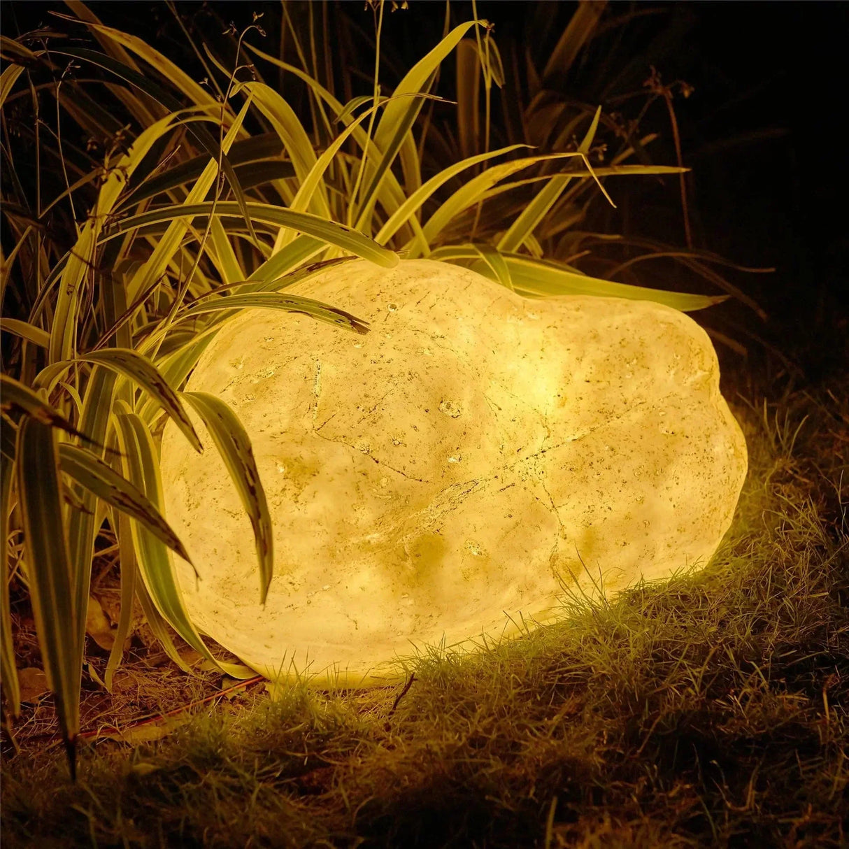 Vibrant Stone Solar Garden Lights - Durable Outdoor Landscape Lighting for Pathways and Gardens