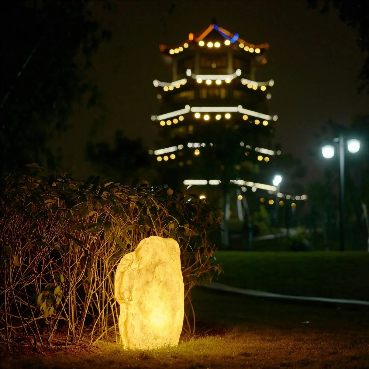 Vibrant Stone Solar Garden Lights - Durable Outdoor Landscape Lighting for Pathways and Gardens