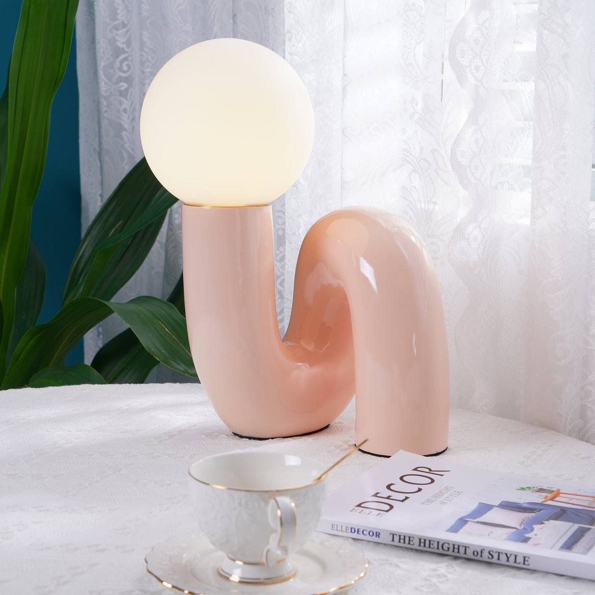 SpiralGlow – Elegant Resin and Glass Table Lamp