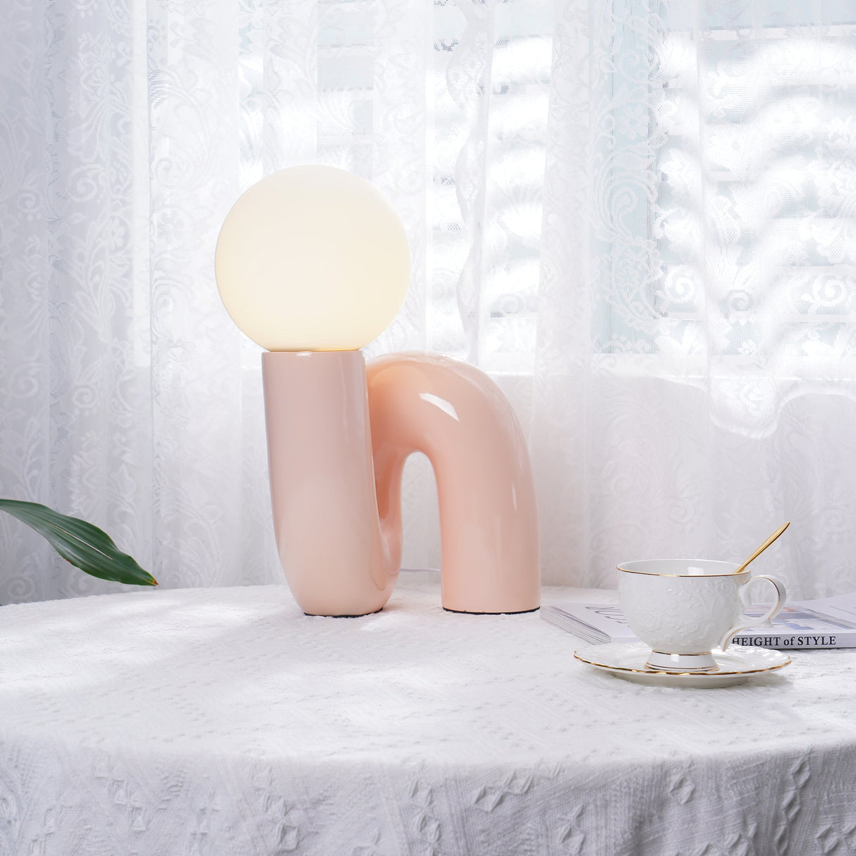 SpiralGlow – Elegant Resin and Glass Table Lamp